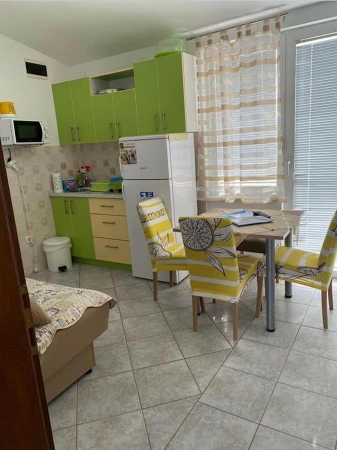 N.N Apartment Vir Bagian luar foto