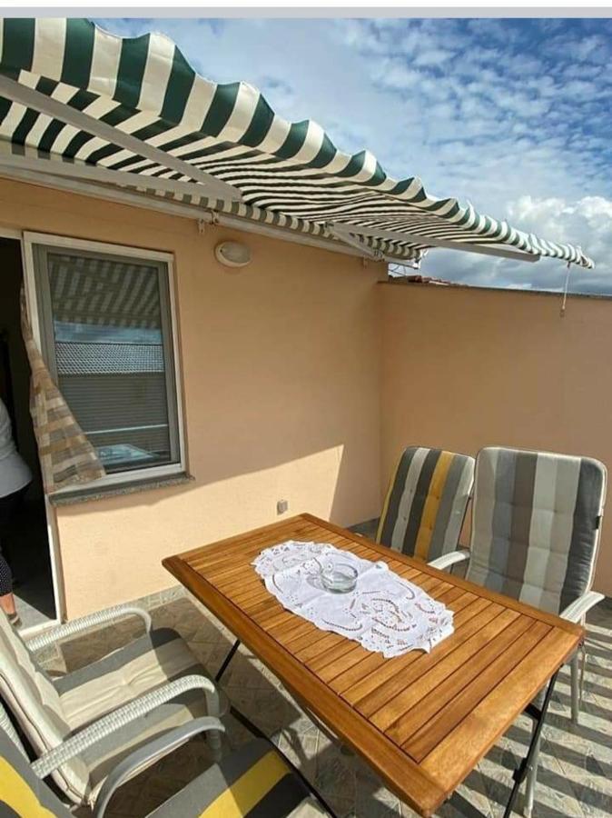N.N Apartment Vir Bagian luar foto