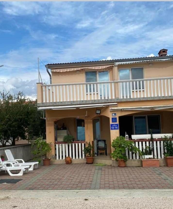 N.N Apartment Vir Bagian luar foto