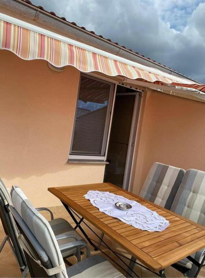 N.N Apartment Vir Bagian luar foto