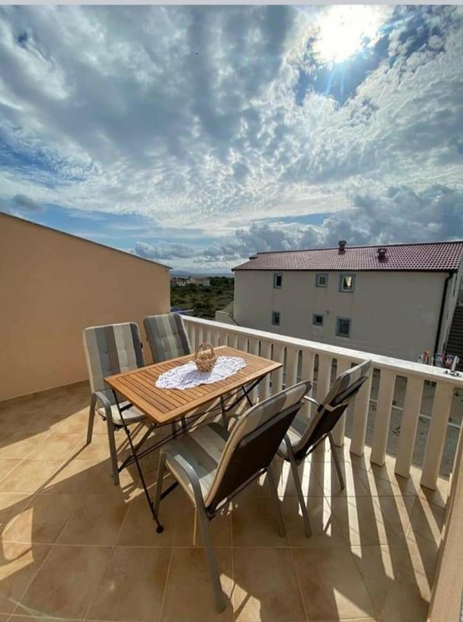 N.N Apartment Vir Bagian luar foto